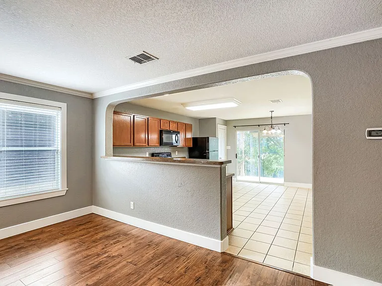 25251 Cambridge Wl — Photo 9