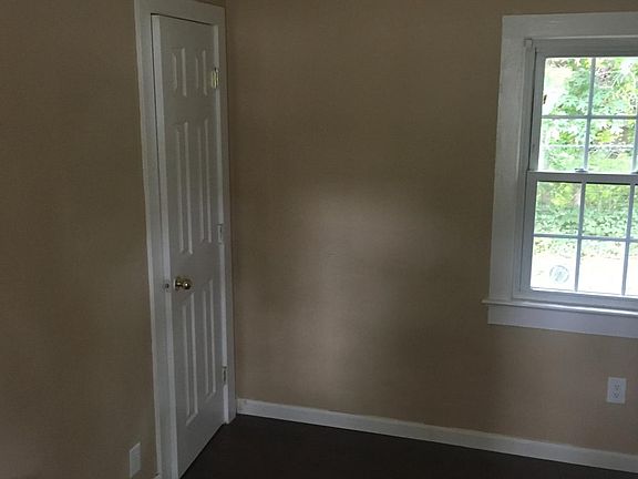 3rd image of 516 Park Ave