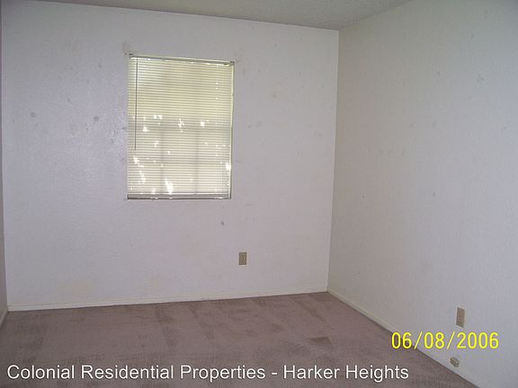 2nd image of 2009 Continental Dr