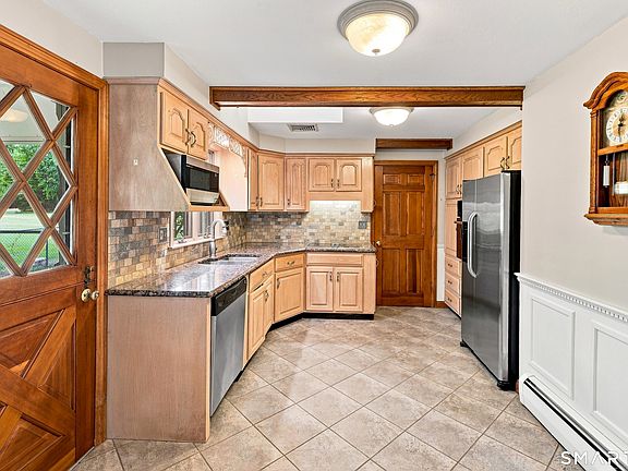 5th image of 772 Forbes Street