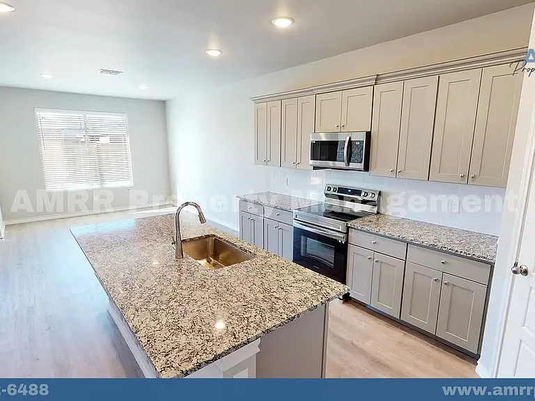 5803 Waverly Ave — Photo 12
