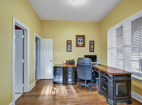 3rd image of 11877 Appian Ln