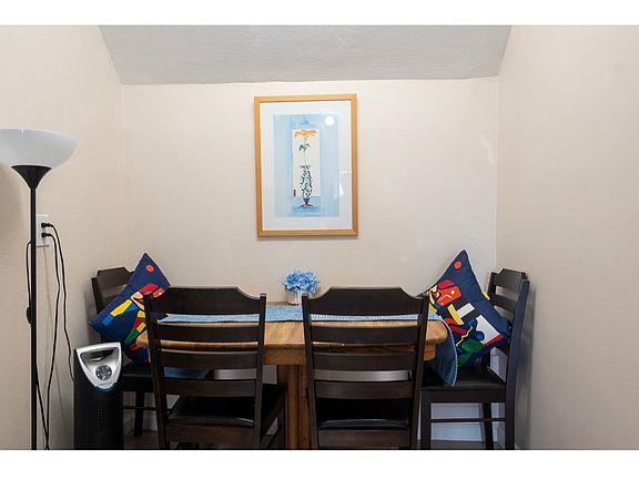 3rd image of 27360 Parkside Dr