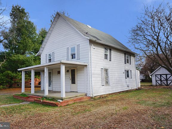 3rd image of 103 Chambers St