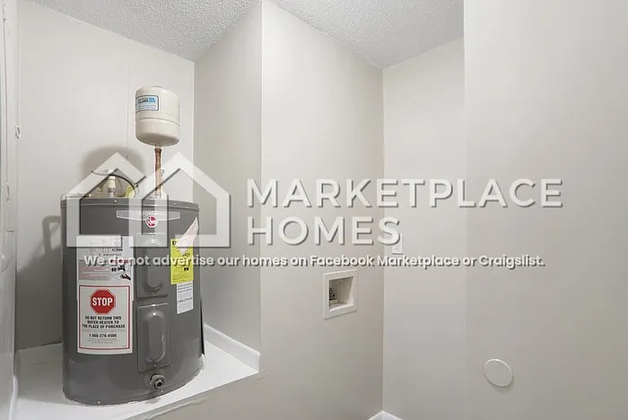 8206 Huntington Dr — Photo 23