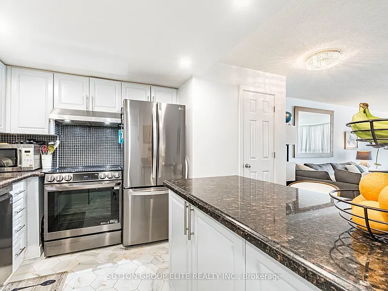 2091 Hurontario St #307 — Photo 15