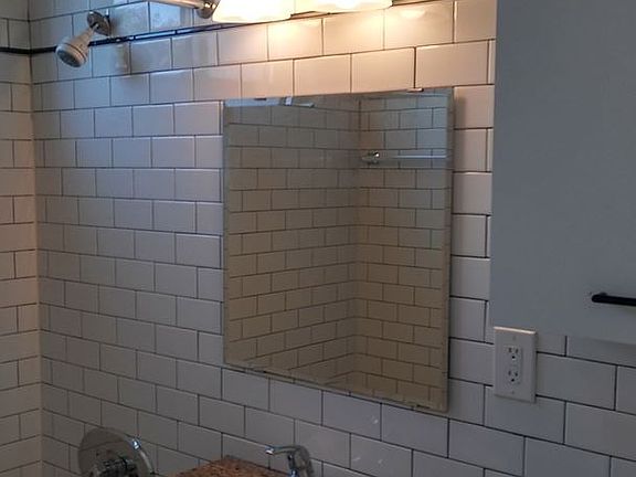 5th image of 7559 Whitsett Ave APT 8