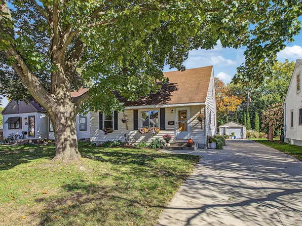 1246 Smith Ave S, West Saint Paul, MN 55118