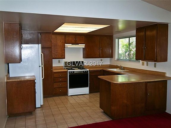 3rd image of 1309 Ramona Ln #0