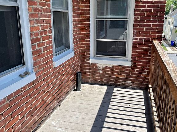 2nd image of 257 Walnut St #2
