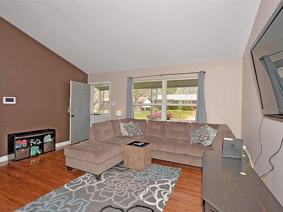 2nd image of 4509 Thicket Dr