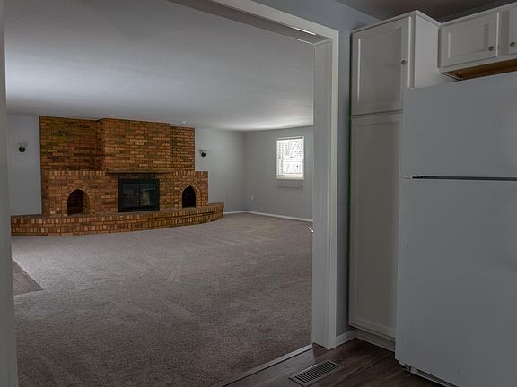 4th image of 6010 Birchdale Dr