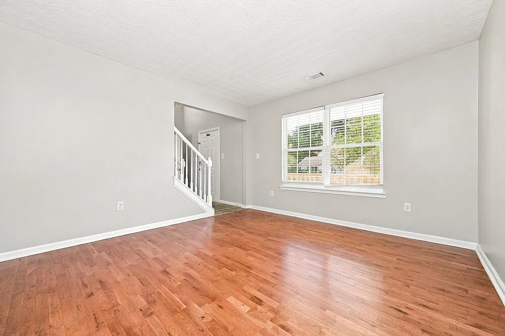 4 bed, 2.5 bath, 2404 sqft, $2,195 — Photo 4