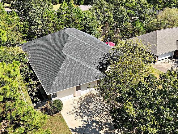 2nd image of 105 Dogwood Dr
