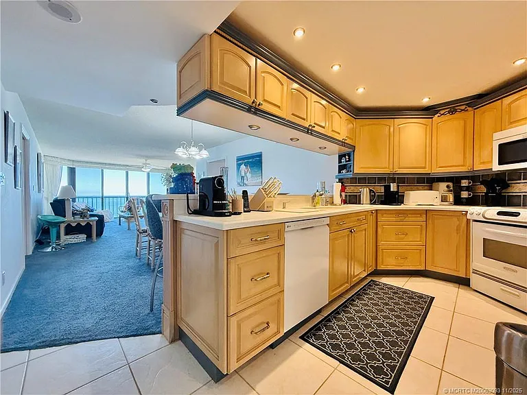 9500 S Ocean Dr #905 — Photo 8