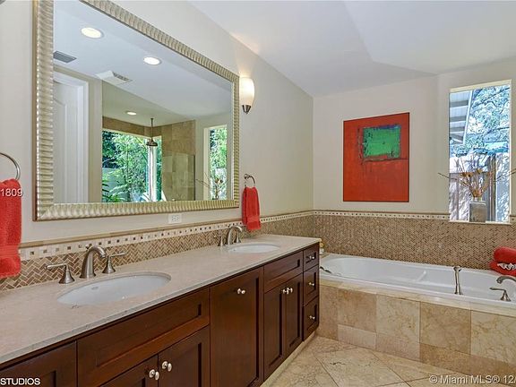 4th image of 7800 SW 128th St