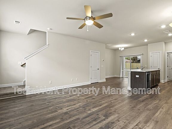 4th image of 101 Langley Dr Unit D