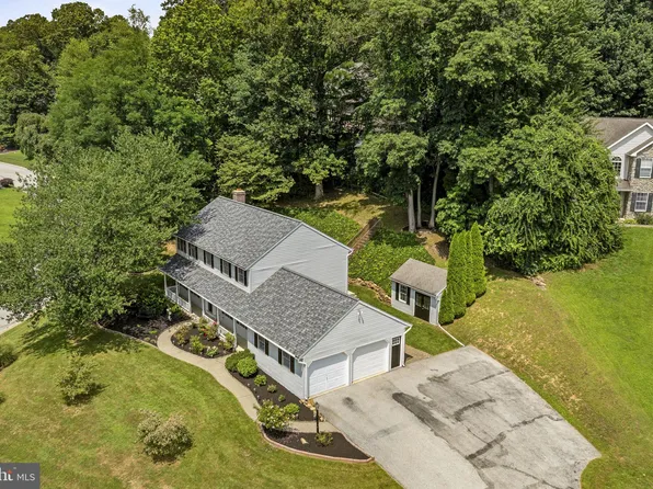 961 Hidden Hollow Dr, Gap, PA 17527