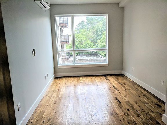 4th image of 410 Lexington Ave APT 2D
