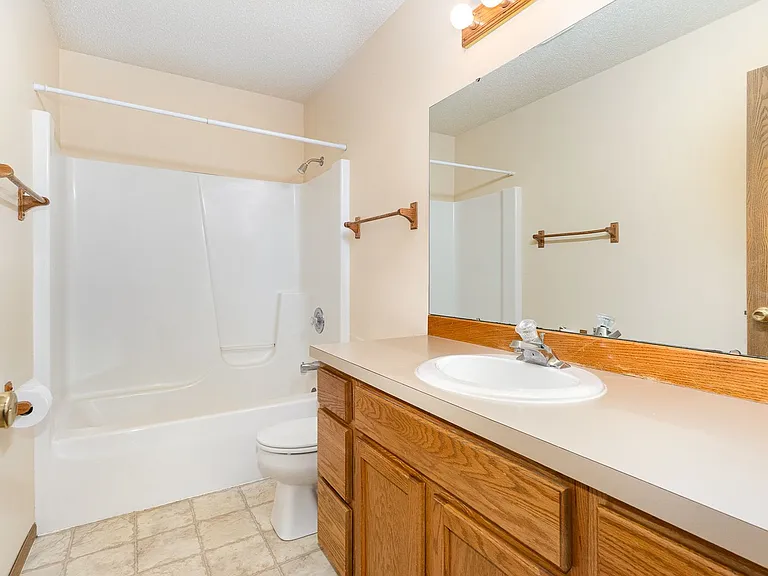6245 Normandy Dr #10 — Photo 8