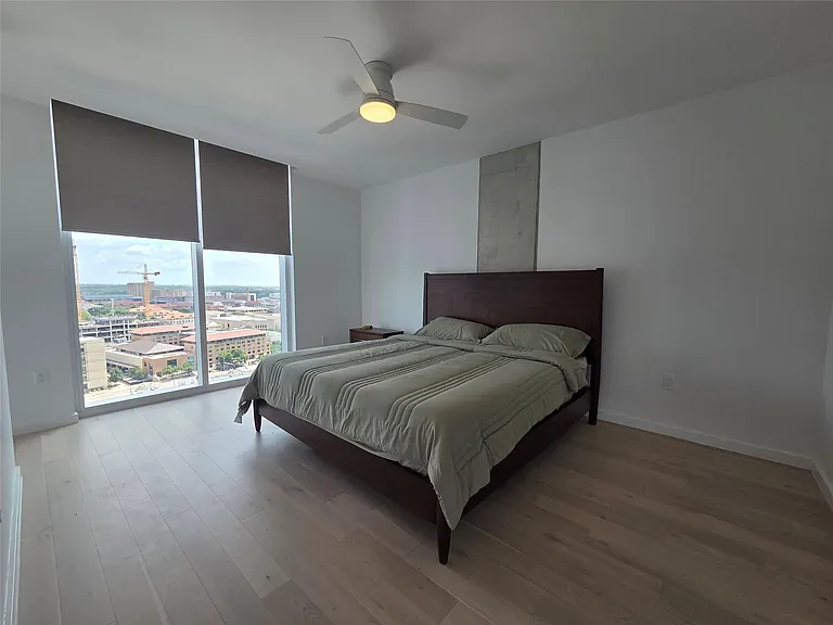 313 W 17th St #1904 — Photo 32