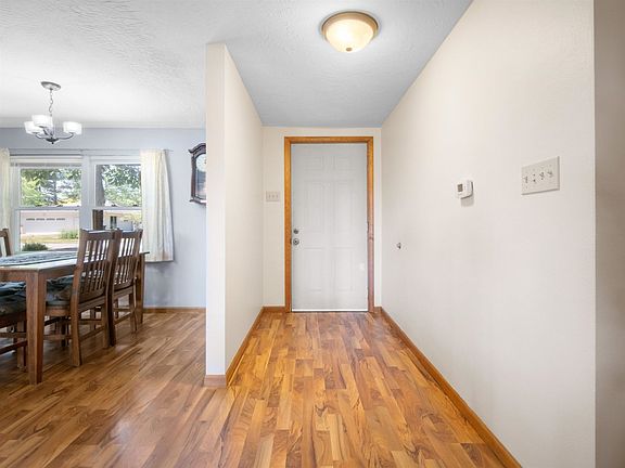 5th image of 4222 Kenfield Dr