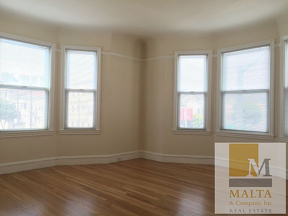 2nd image of 3006 Gough St APT 201