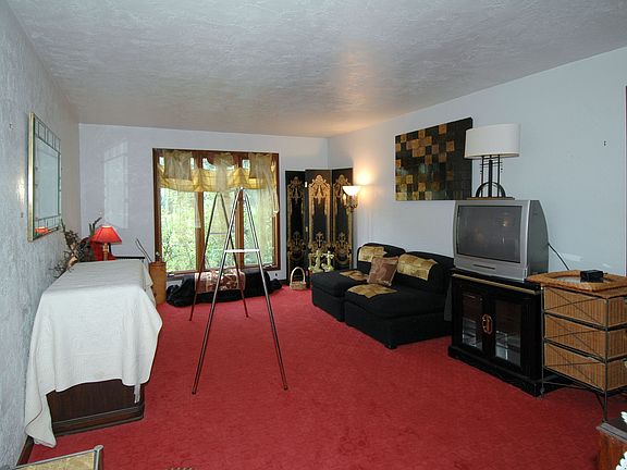 4th image of 2901 Skyline Dr