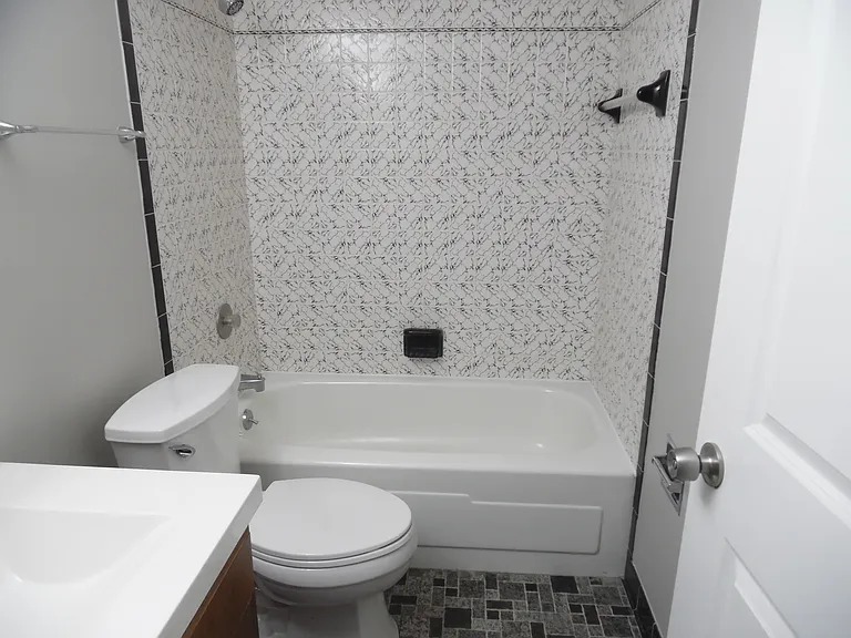 8760 Ashbrook Dr — Photo 27