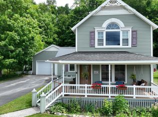 1483 Washington St, Munising, MI 49862