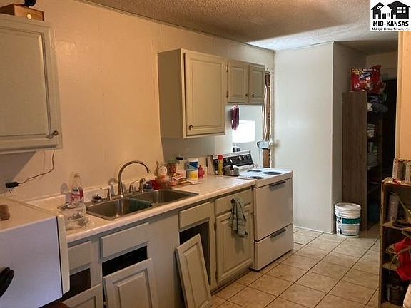 3rd image of 321 W Sherman Ave