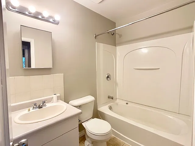 228 Greenwood Ave #1 — Photo 10