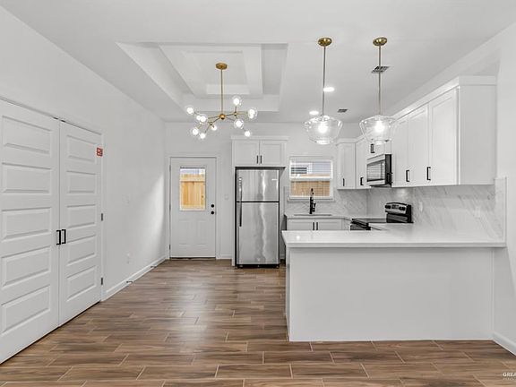 2nd image of 1000 N Woodson Ave #3