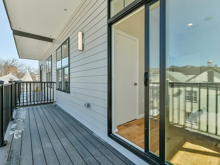 87 Parker St #402 — Photo 23
