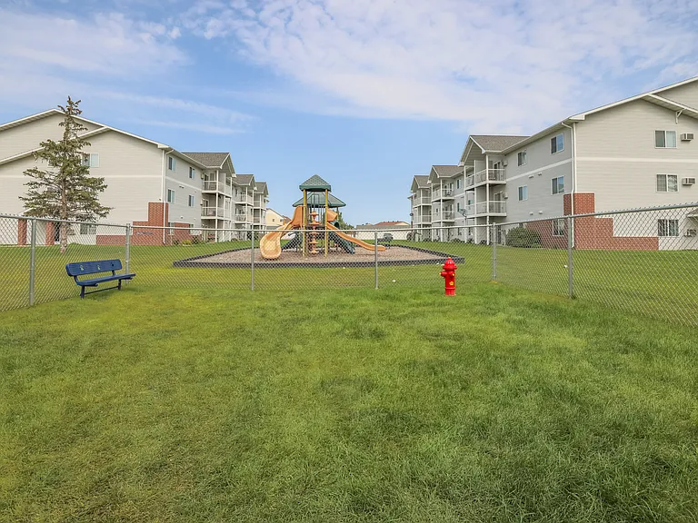 Osgood Townsite Apartment Homes — Photo 19