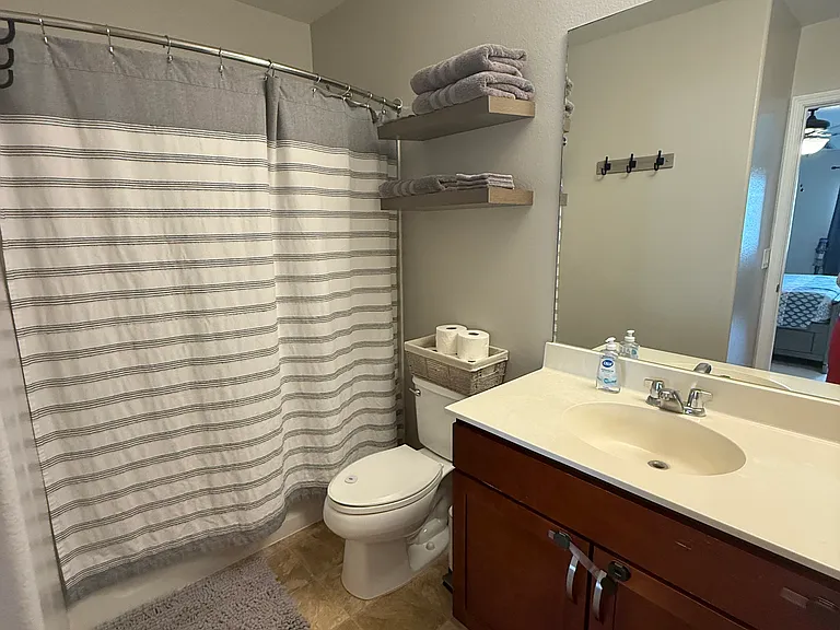 1122 Kukulu St #1604 — Photo 15