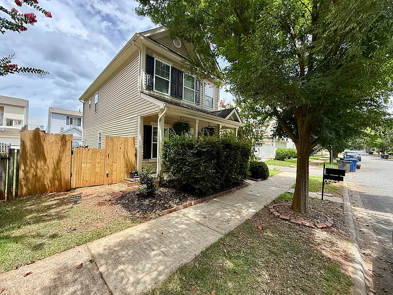 7007 McLothian Ln — Photo 32