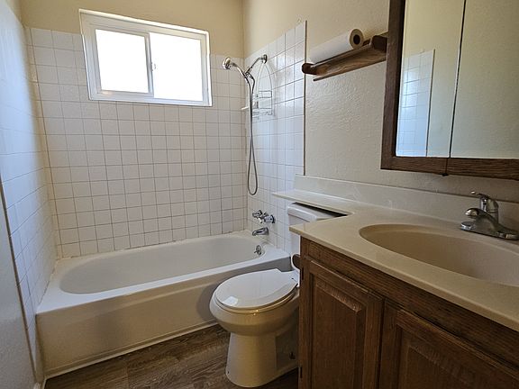 2nd image of 2812 Cascade Pl