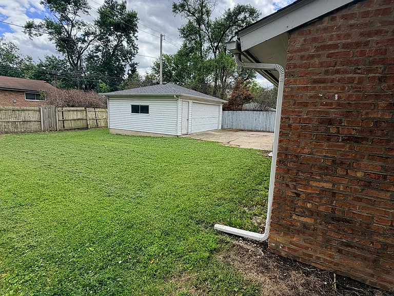 133 W Briarcliff Rd — Photo 13