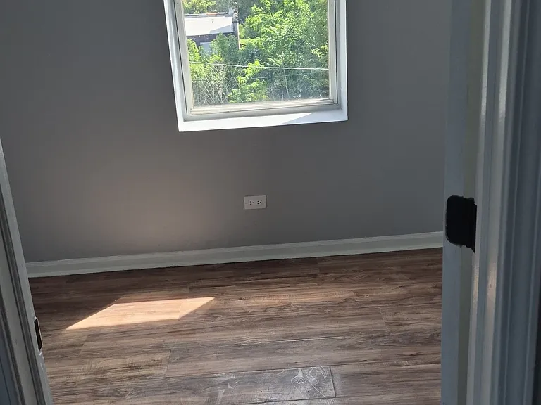 1515 S Millard Ave — Photo 5