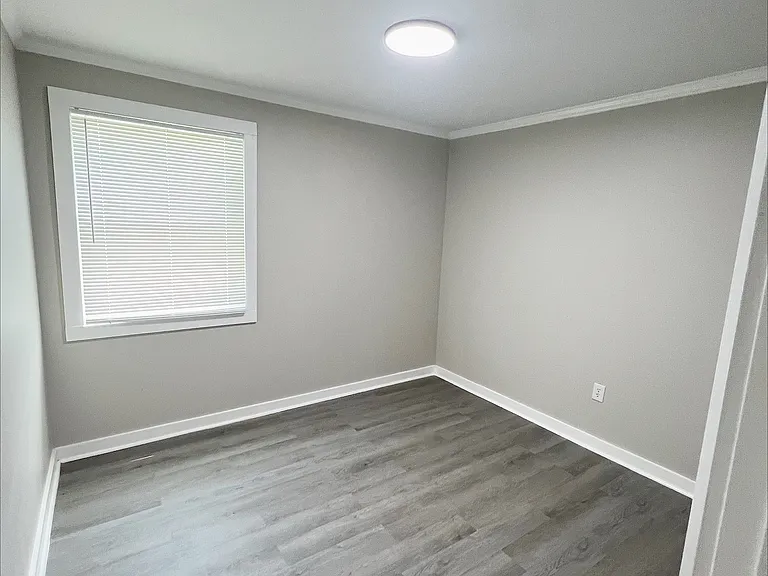 806 N Berkeley Blvd — Photo 15