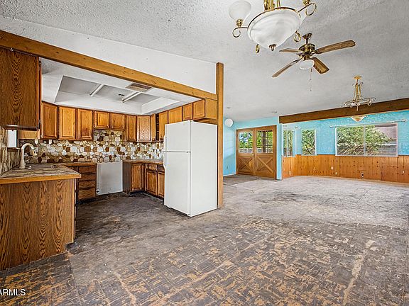 4th image of 28625 N 43RD Street