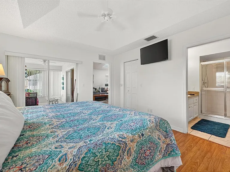 2048 NW 50th Ave — Photo 22
