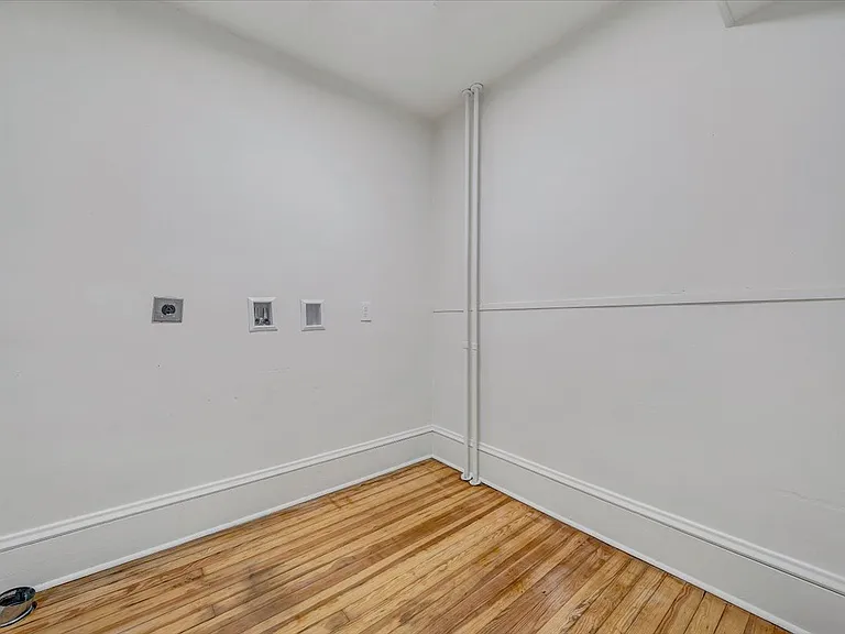 1518 Chapman Ave SW — Photo 22