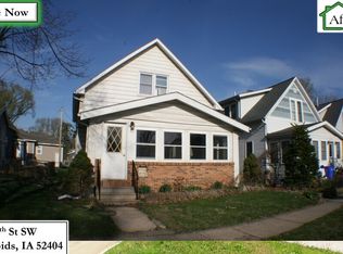 718 8th St SW, Cedar Rapids, IA 52404