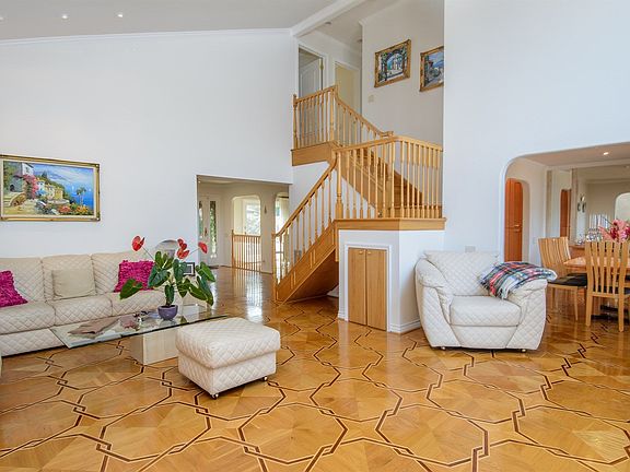 4th image of 559 Trinidad Ln