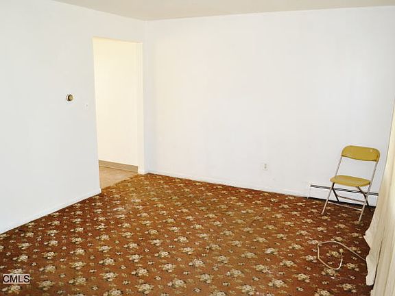 3rd image of 51 Karen Ct