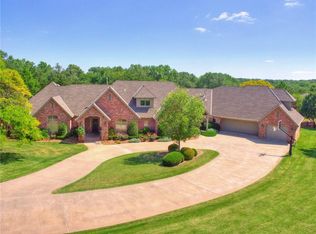 1924 S Coltrane Rd, Edmond, OK 73013