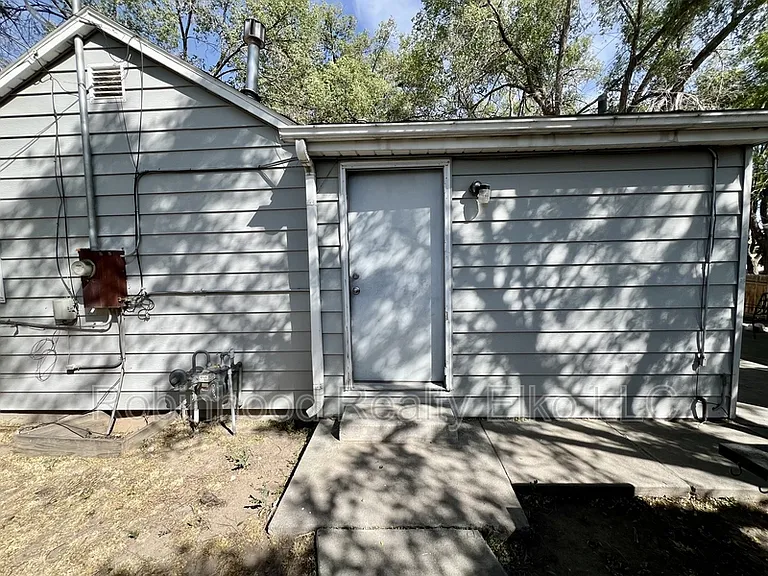 659 Elm St — Photo 14