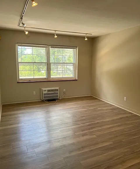 Michigan Street Apartment Homes — Photo 32